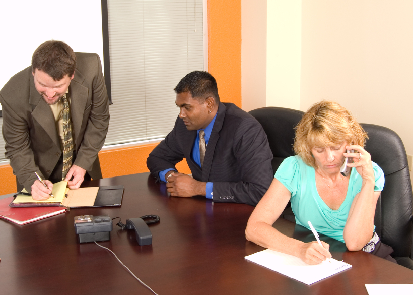 How to Create a Peaceful Work Environment in a Noisy Office